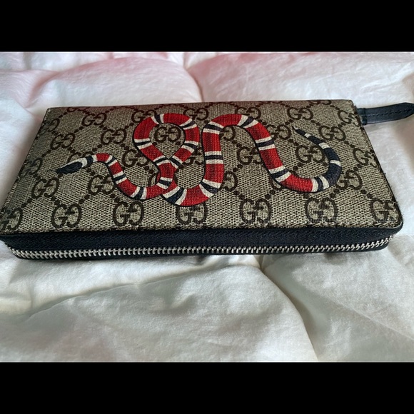 GG Supreme King Snake Zip Around Gucci Wallet - Picture 11 of 11